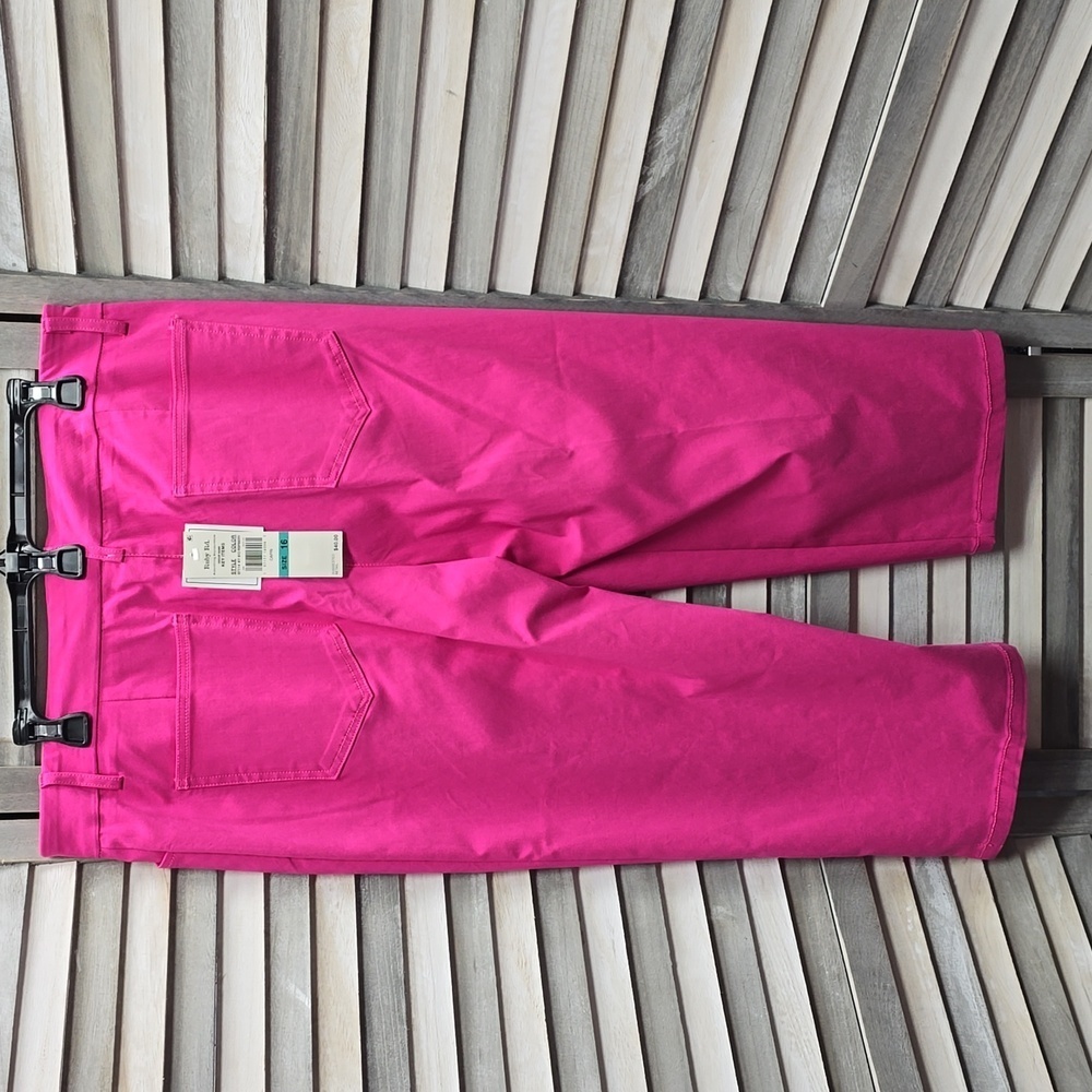 Womens Key Items Alt Tech Fly Front Capri Pants | Ruby Rd. | 16 - Picture 4 of 11